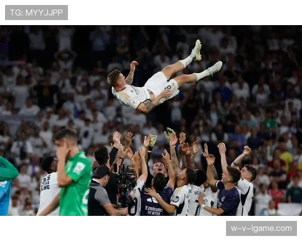 克罗斯精妙视野引领皇马中场致胜 克罗斯精妙视野引领皇马中场致胜