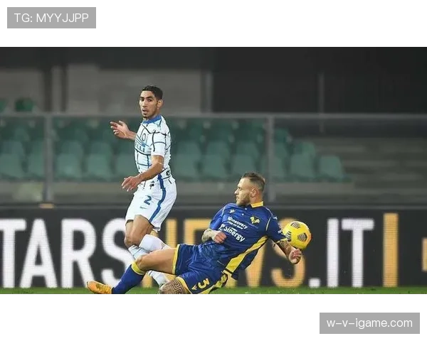 维罗纳边路提速显成效,战术调整稳健表现引热议 维罗纳边路提速显成效,战术调整稳健表现引热议