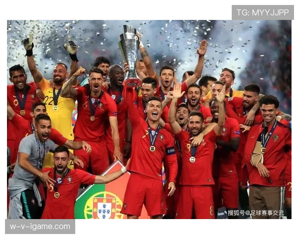 冰岛足球热潮席卷全球，表现稳健引发热议与关注